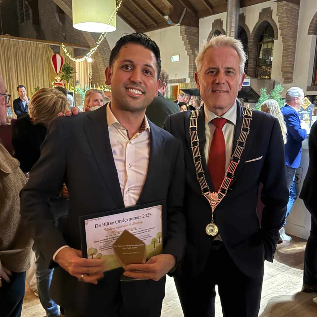 Kazem in zijn atelier in Bilthoven